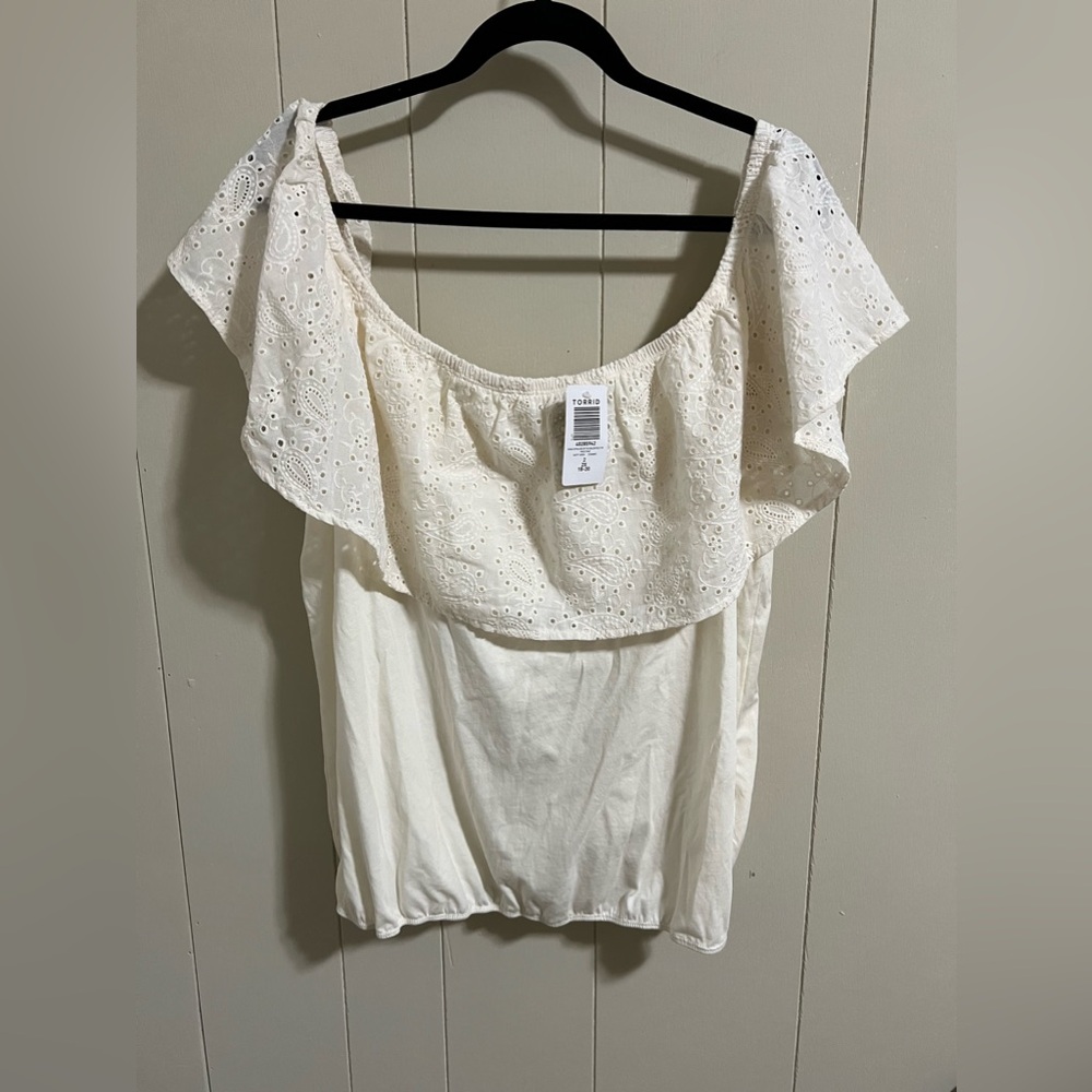 Torrid 2 2x 18 20 plus off the shoulder cream eyelet ruffle top summer sexy